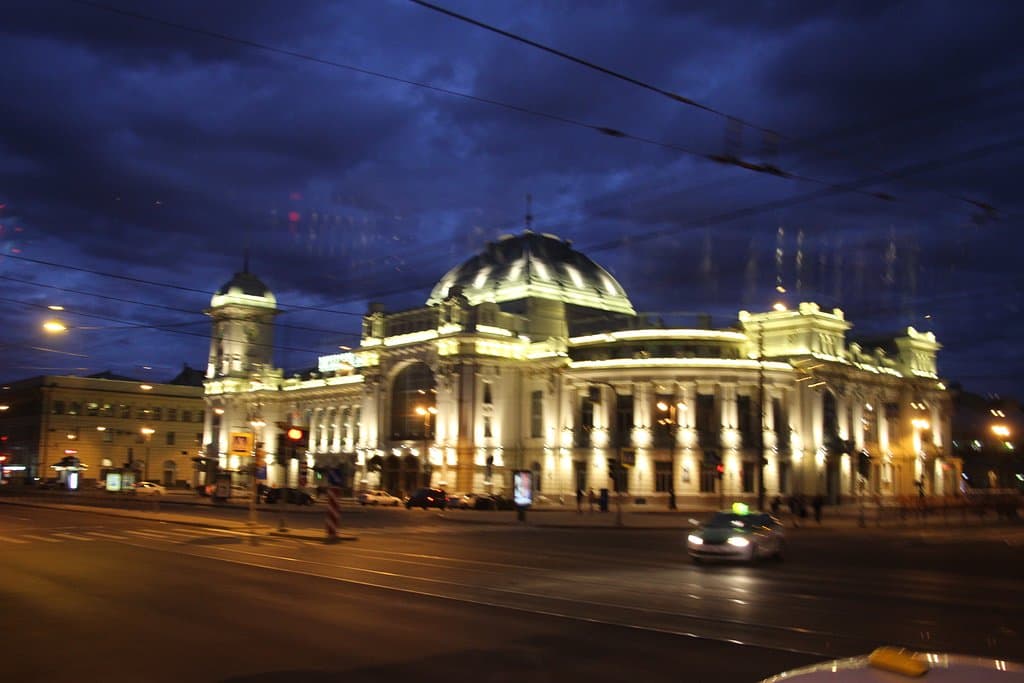 夜景のヴィテプスク駅