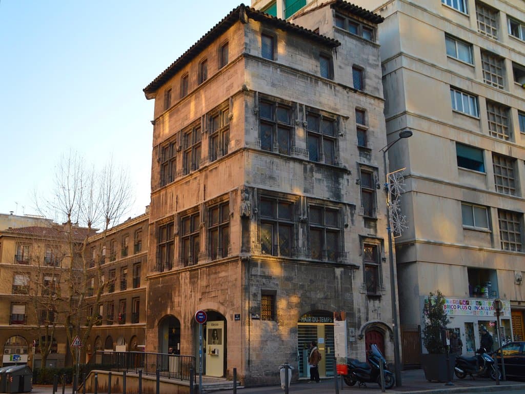 Maison de l'Echevin de Cabre. Одно из старейших зданий города