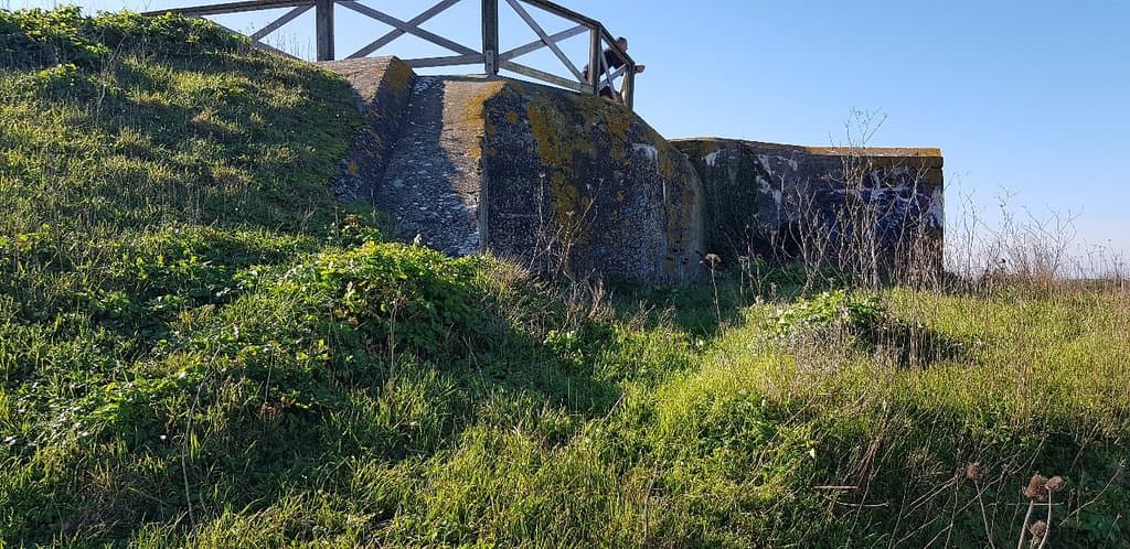Ancien bunker près de la passe de Mortefoin