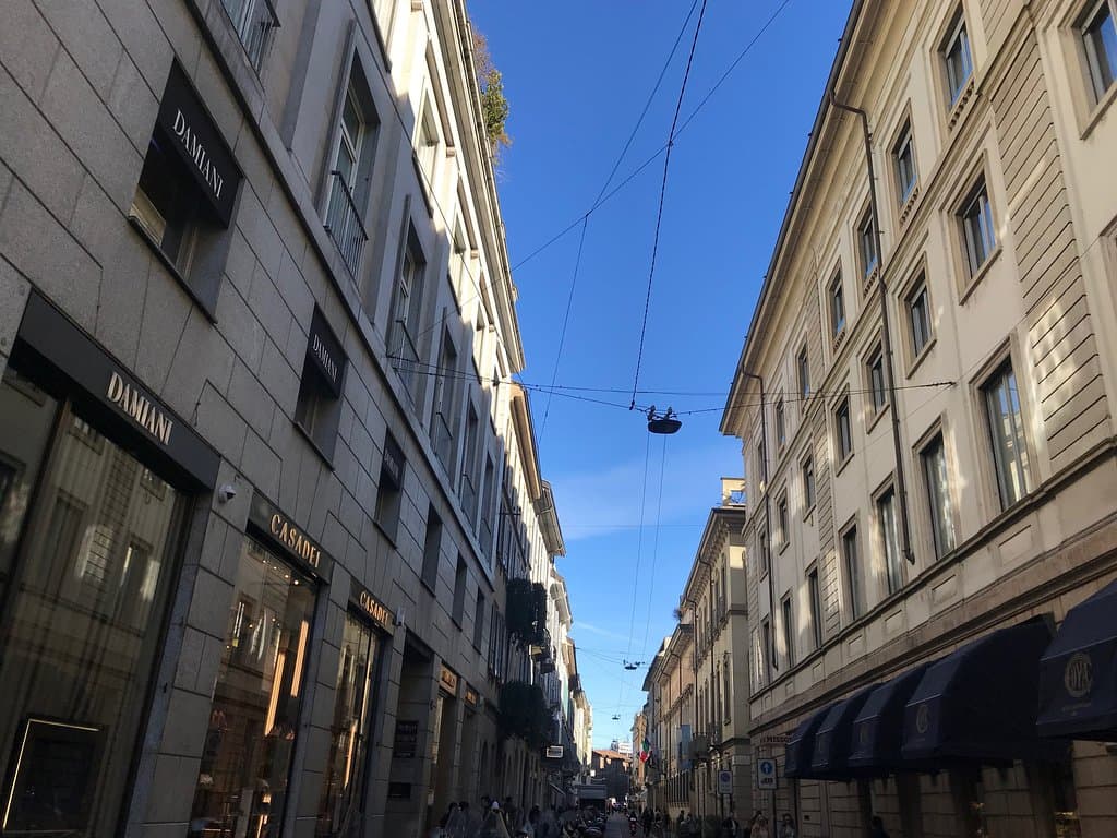 La Via Sant'Andrea da Via Montenapoleone