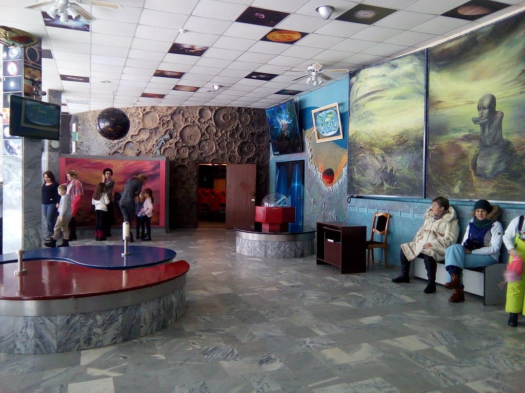 холл планетария, вход в зрительный зал