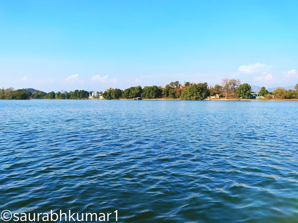 Surinsar Lake