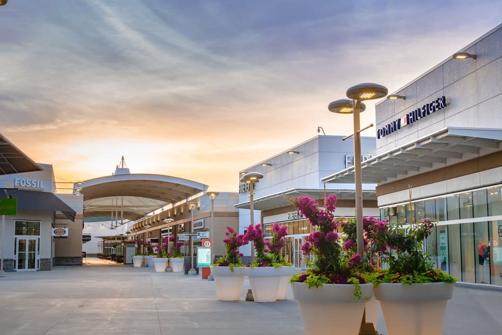 Enjoy the weather in the beautiful Niagara Region while shopping at Canada's largest outdoor outlet centre