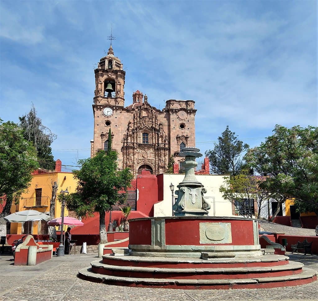 Central plaza with Templo La Valenciana in the background 