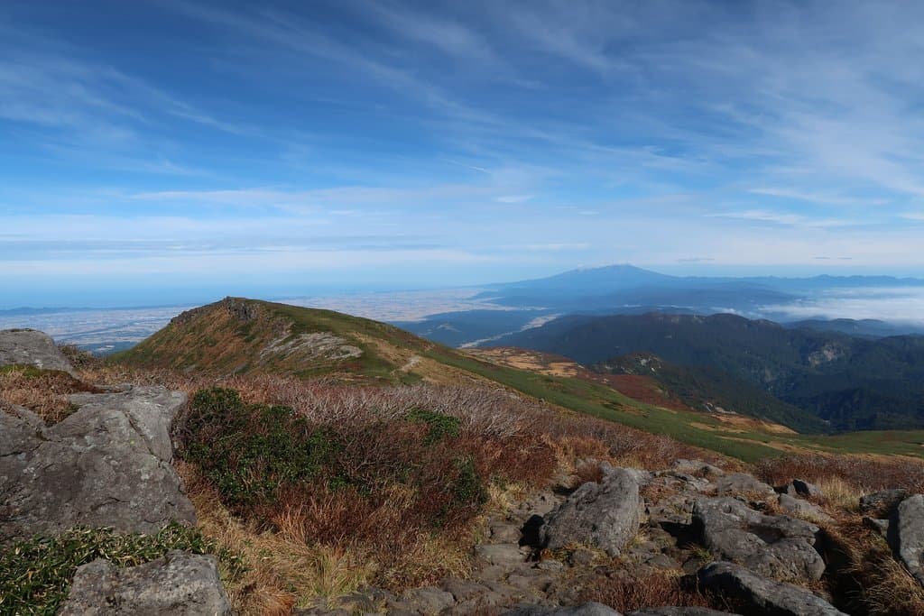 鳥海山も見えます