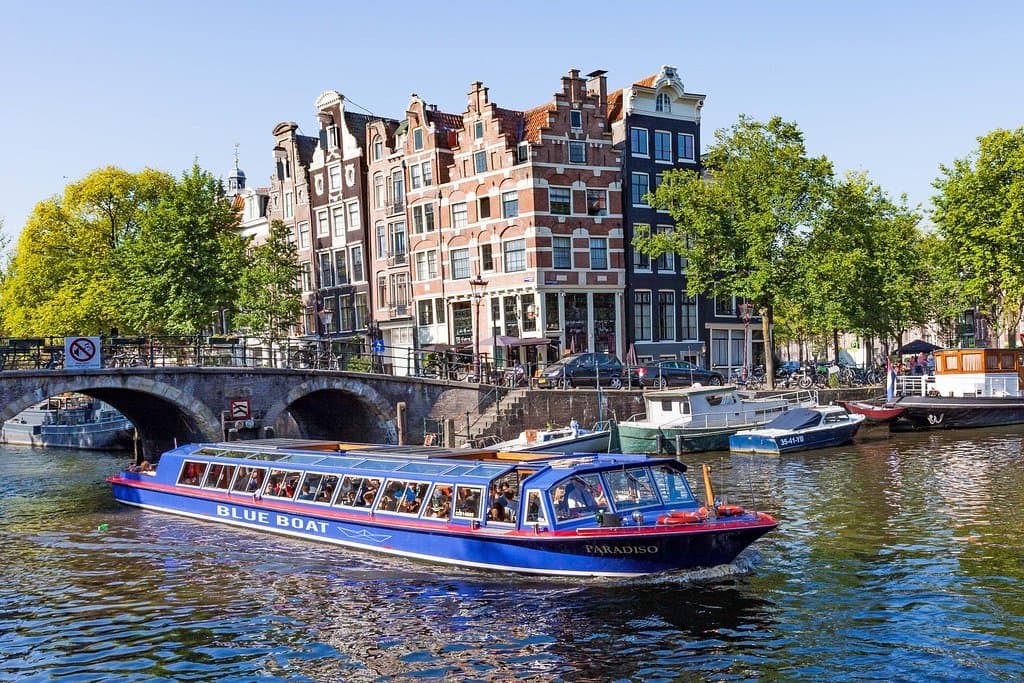 Canal Cruise sin Amsterdam - THE way to discover the city!