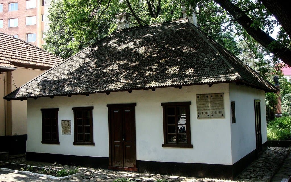 A memorable tour. When we were in Chisinau we visited the Pushkin house in a countryside setting, although not far from the centre of the City. The lady guide spoke no English, and we spoke no Moldovan/Romanian, but we all enjoyed the experience, with many smiles and hugs at the end. A delightful memory. If you are in Chisinau do visit, it is a great evocation of the period and a fascinating country.