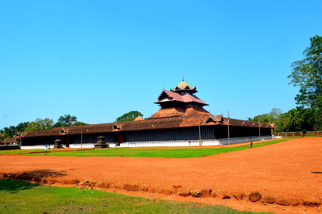 The Peruvanam Temple in Cherpu hosts one of the oldest festivals in the world, the legendary 1400 year old Peruvanam Pooram. Dedicated to Lord Shiva, Peruvanam Temple’s ambience and charm draws in people from across the State