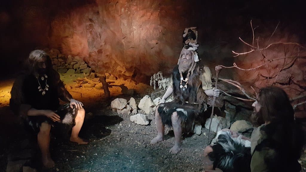 Reunión para tratar problemas en la aldea 