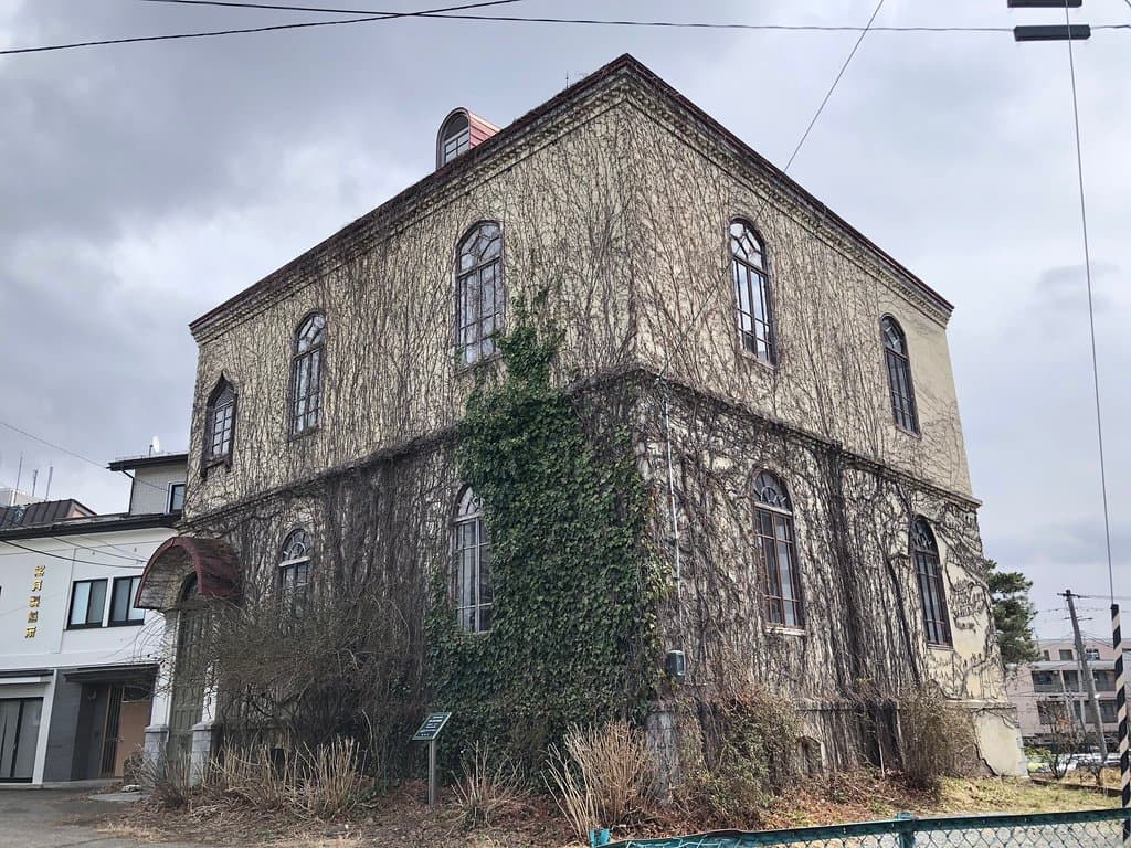 冬だと、ゴシック風の幽霊屋敷の怖さ？（笑）