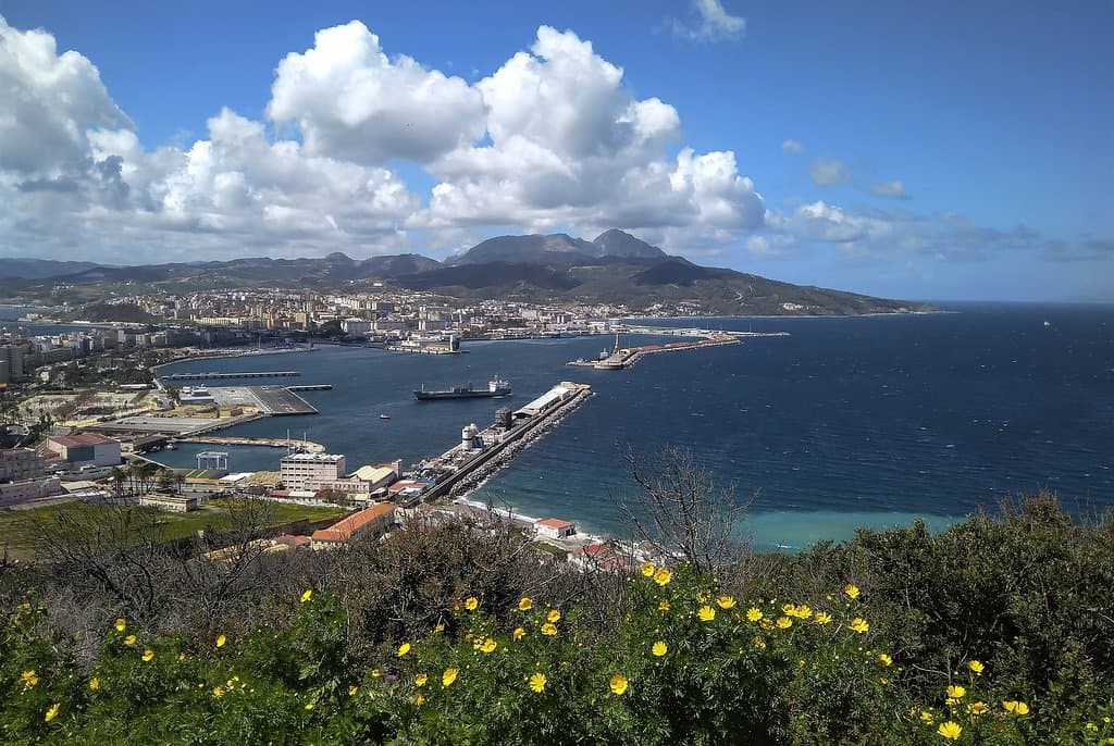 Puerto de la ciudad