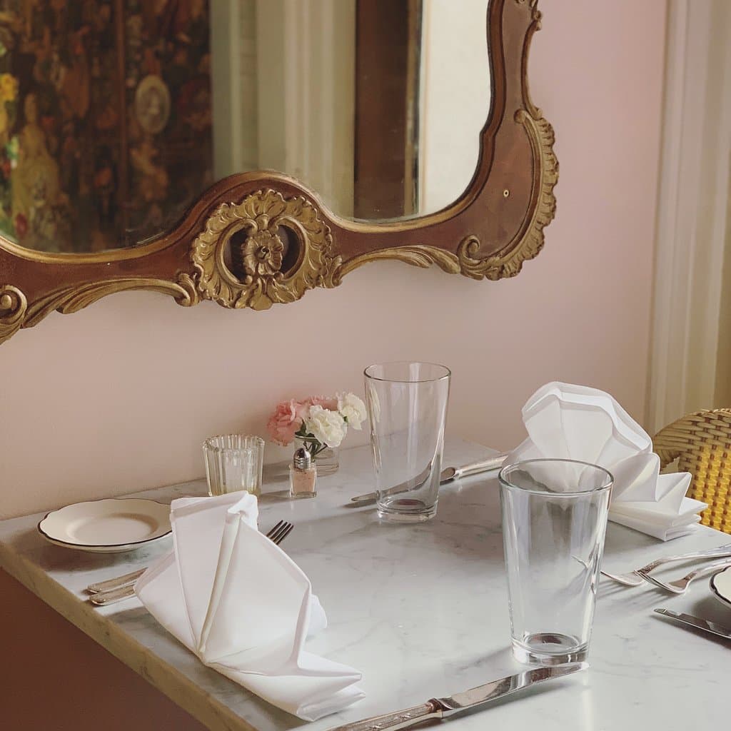 A romantic table for your next Date night!