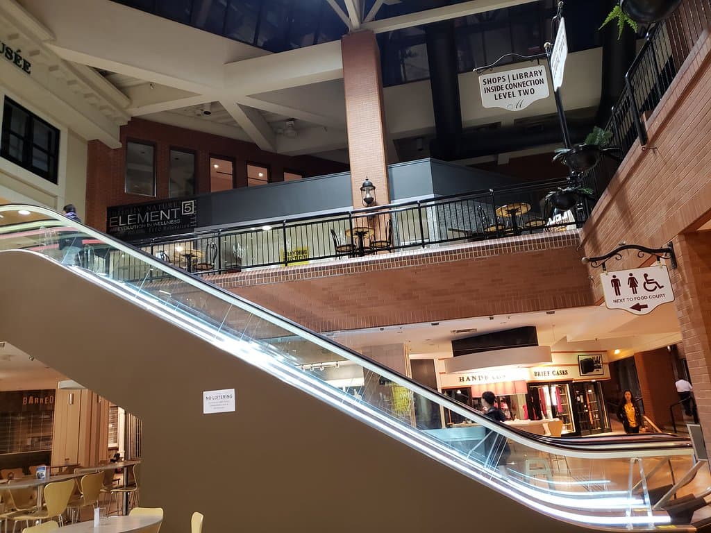 Harbour Station Entertainment Center (Saint John, NB, Canada): convenient indoor center(s), all interconnected.