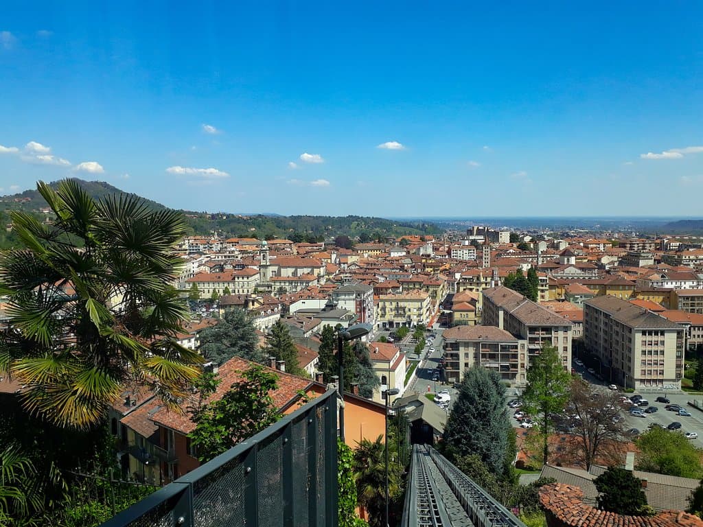 Vista di Biella dalla funicolare