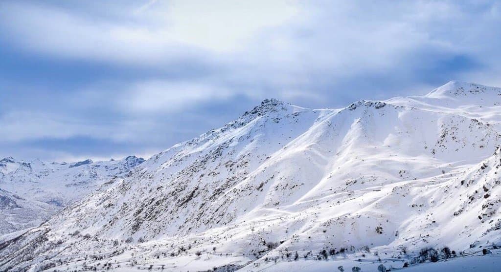 Halgurd (Sorani Kurdish: ھەڵگورد‎) is the second highest mountain in Iraq, after Cheekha Dar. Located northern Erbil Province, Iraqi Kurdistan.  Halgurd has an elevation of 3,607 metres.