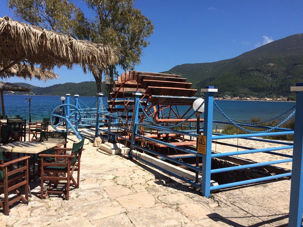 Taverna Karavomylos