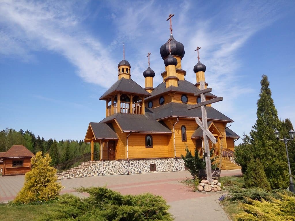 Церковь с соломенным иконостасом