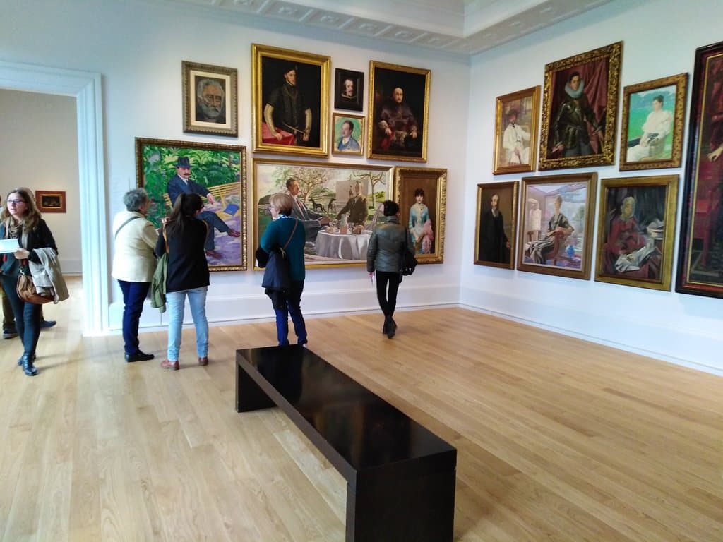 Portrait room