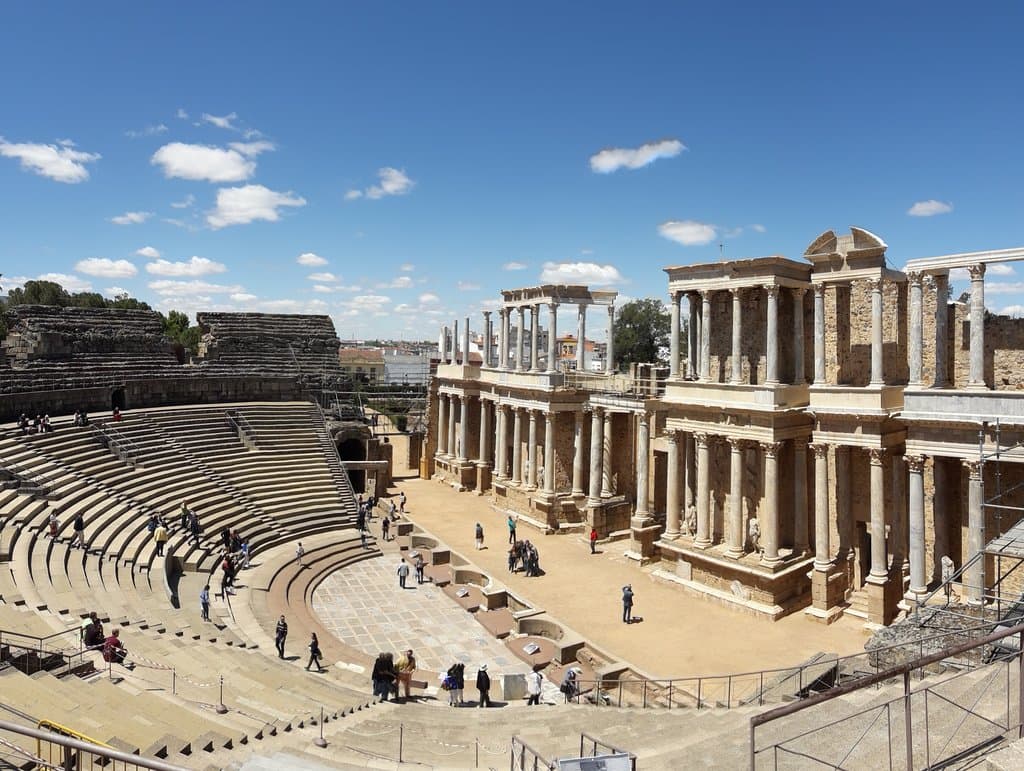 vista lateral del anfiteatro.