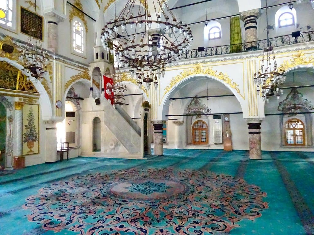Şadırvan Mosque - interior