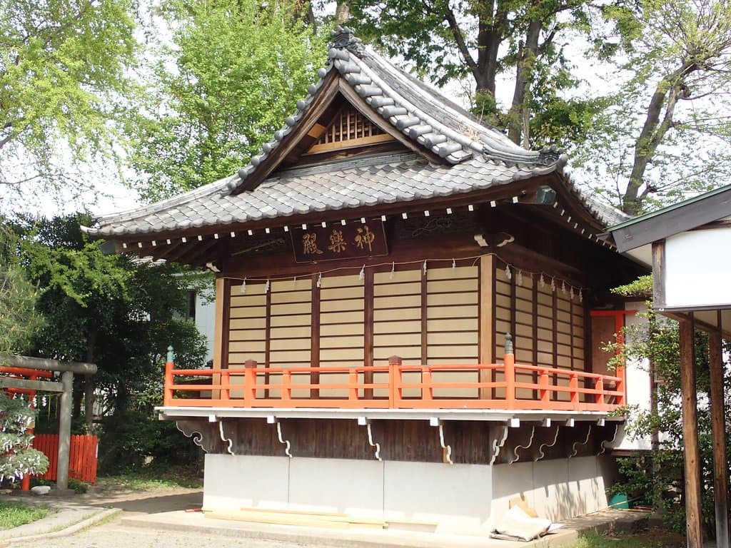 立派な神輿殿がありました。