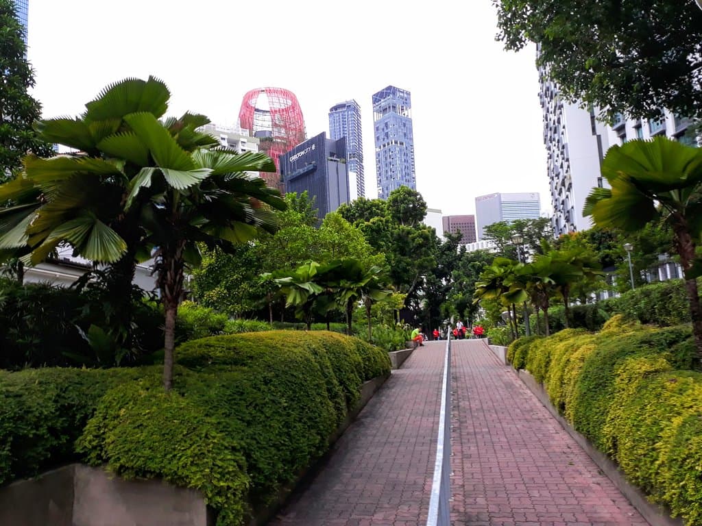 Clean and well manicured pathways