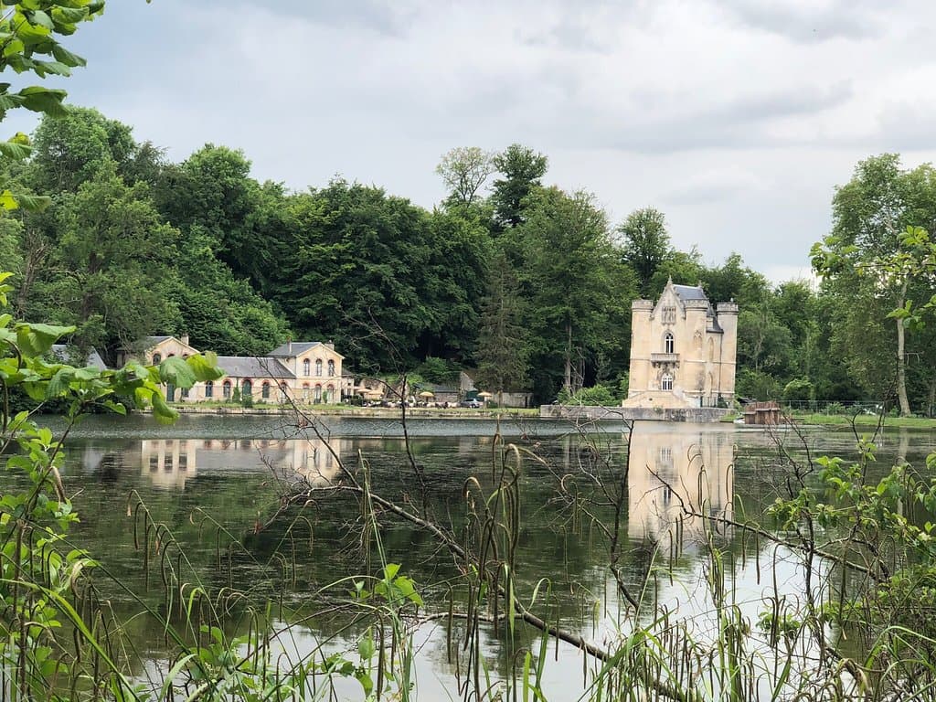 Étangs de Commelles & Château de la Reine Blanche