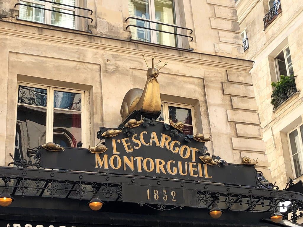 Les gastéropodes du restaurant “L’Escargot Montorgueil”, 38 rue Montorgueil (Paris 1er) sont tentants !!