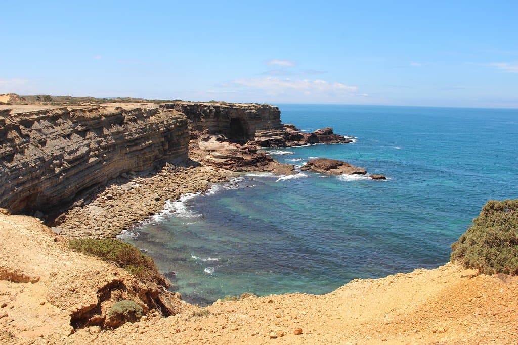 Following the road (Estrada da Praia)  from Pontal da Carrapteira along shore