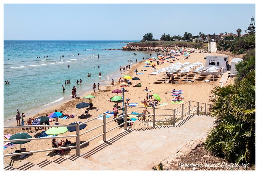 Street photography: la fotografia di strada di Sebastiano Nuzzo Confalonieri - AVOLA Paese di Sicilia -