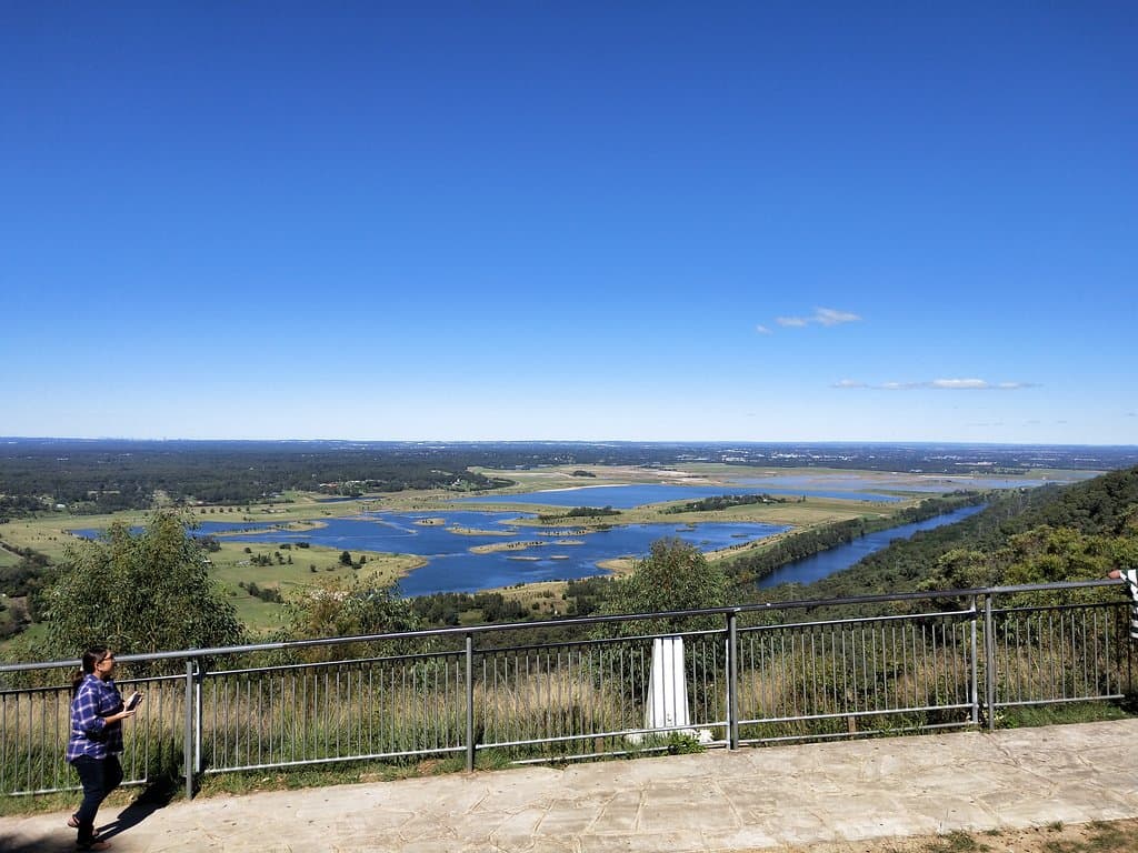 Hawkesbury Lookout - passing route heading to Blue Mountains