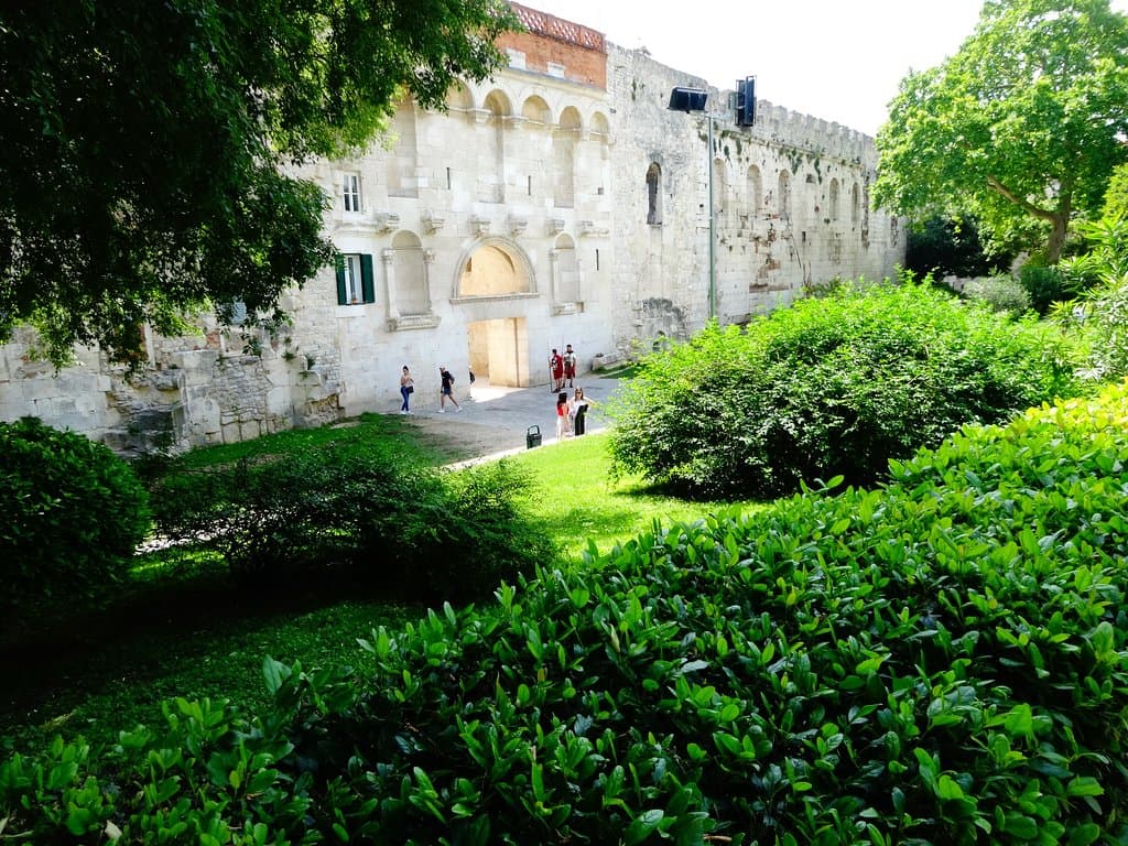 widok na bramę