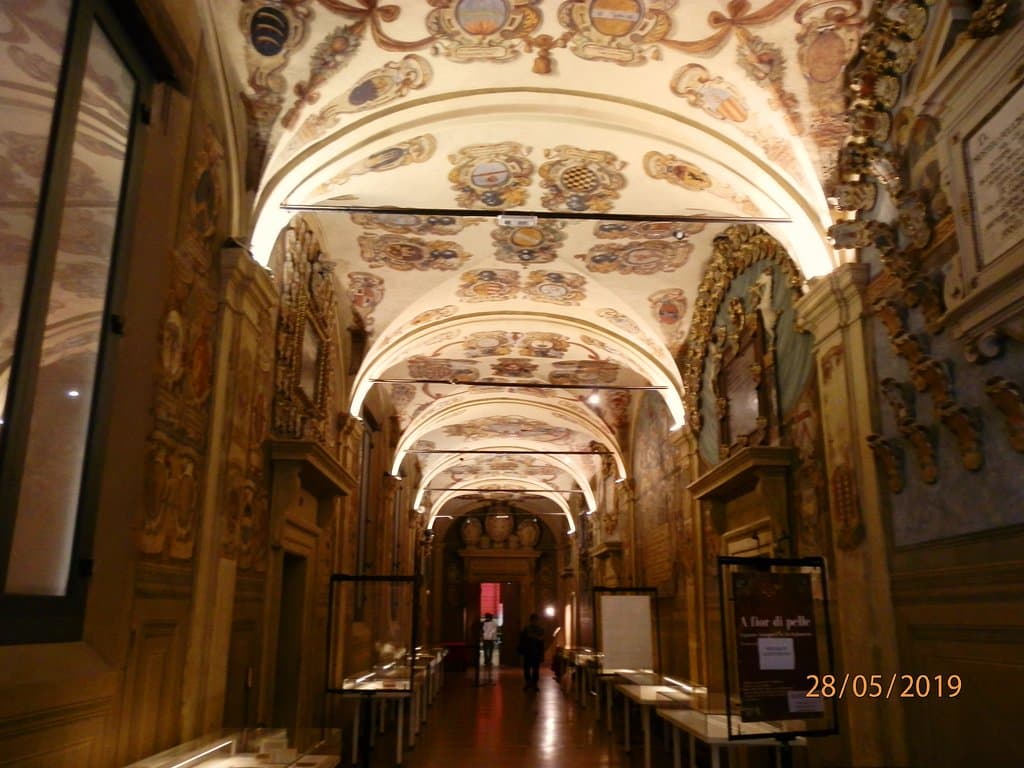 BIBLIOTECA DELL"ARCHIGINNASIO - BOLOGNA