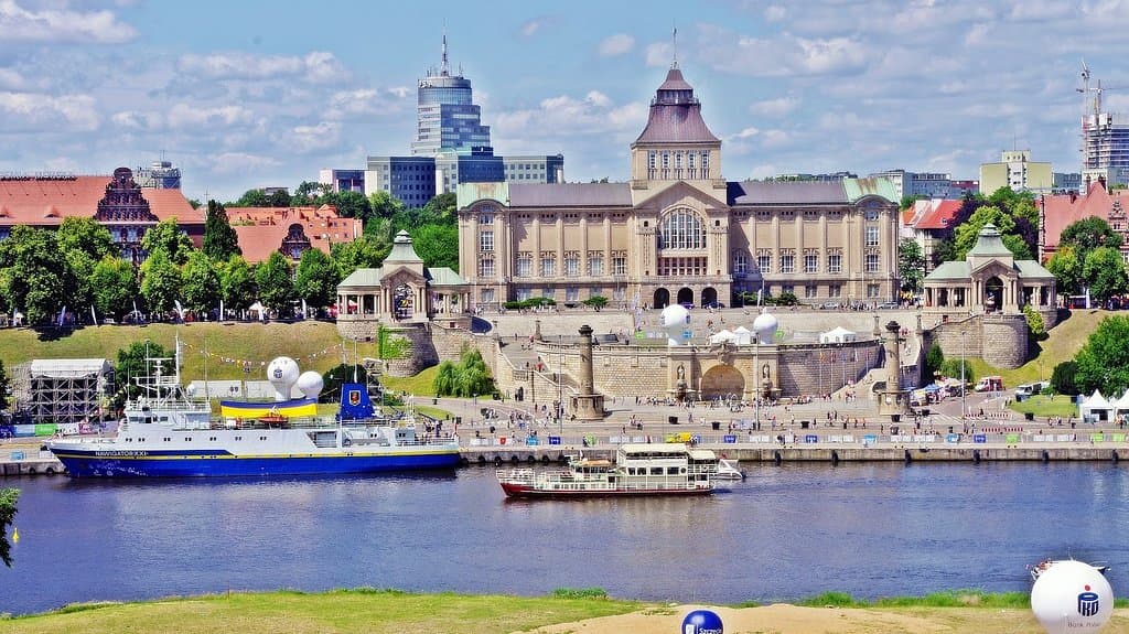 Wały Chrobrego (Chrobry Embankment)