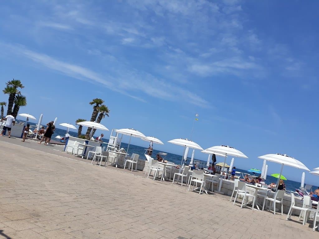 Torre Quetta Beach Bari