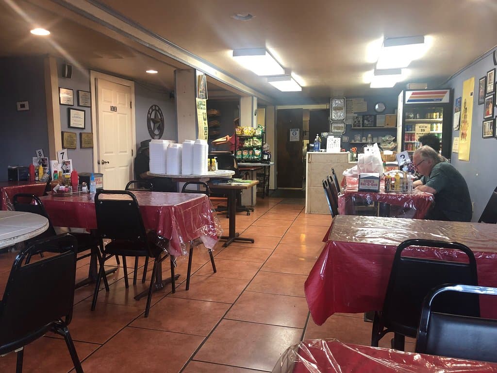 Leon's World Finest Bar-B-Que