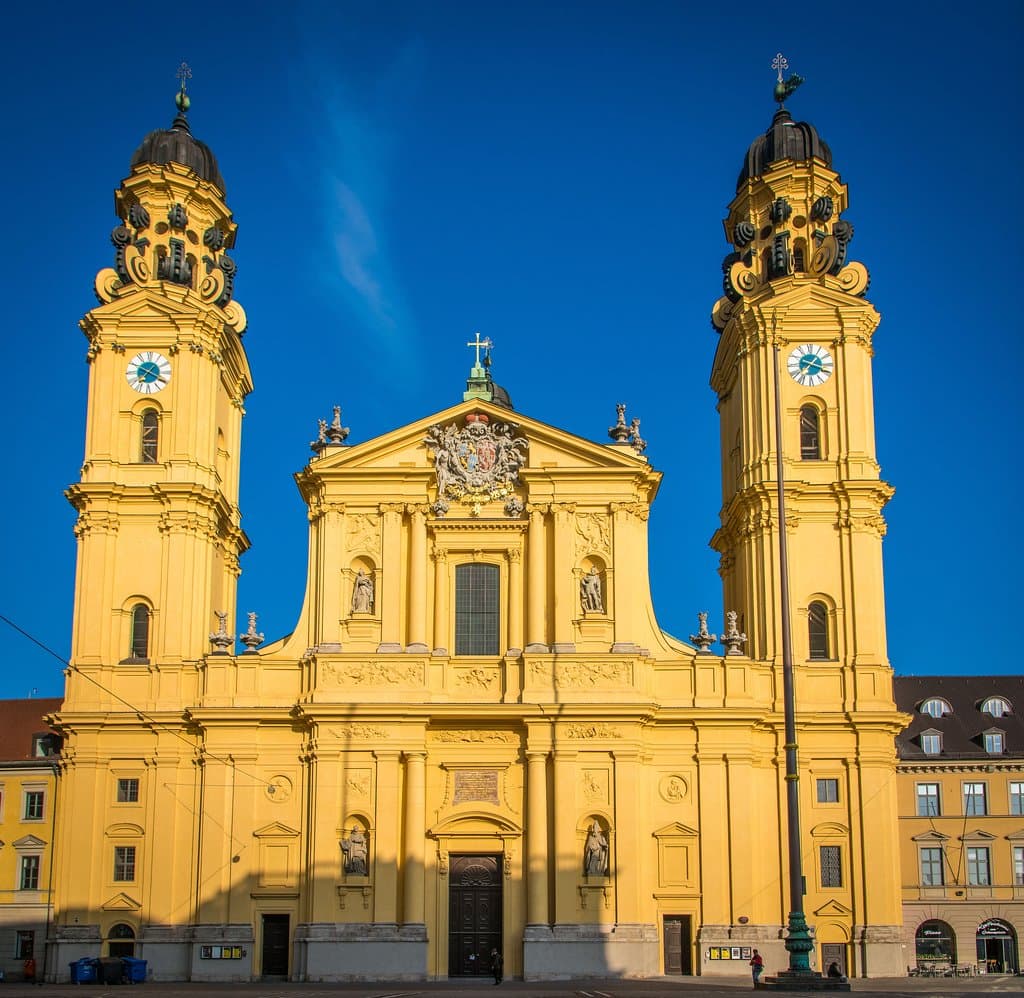 Exterior (early morning)