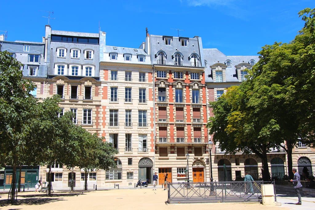 Place Dauphine , les immeubles style Henri IV