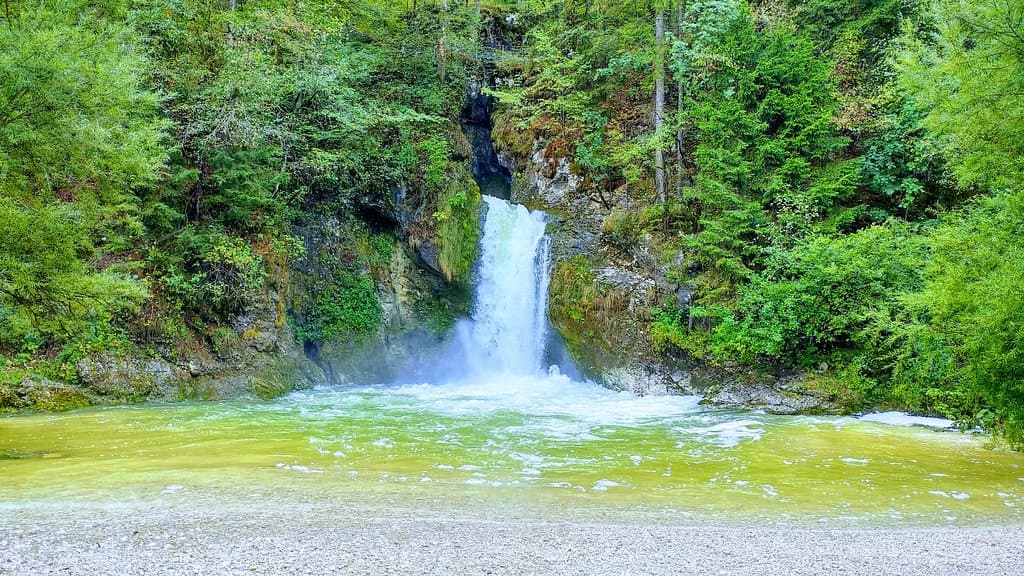 Waterfall Grmečica (high water)
