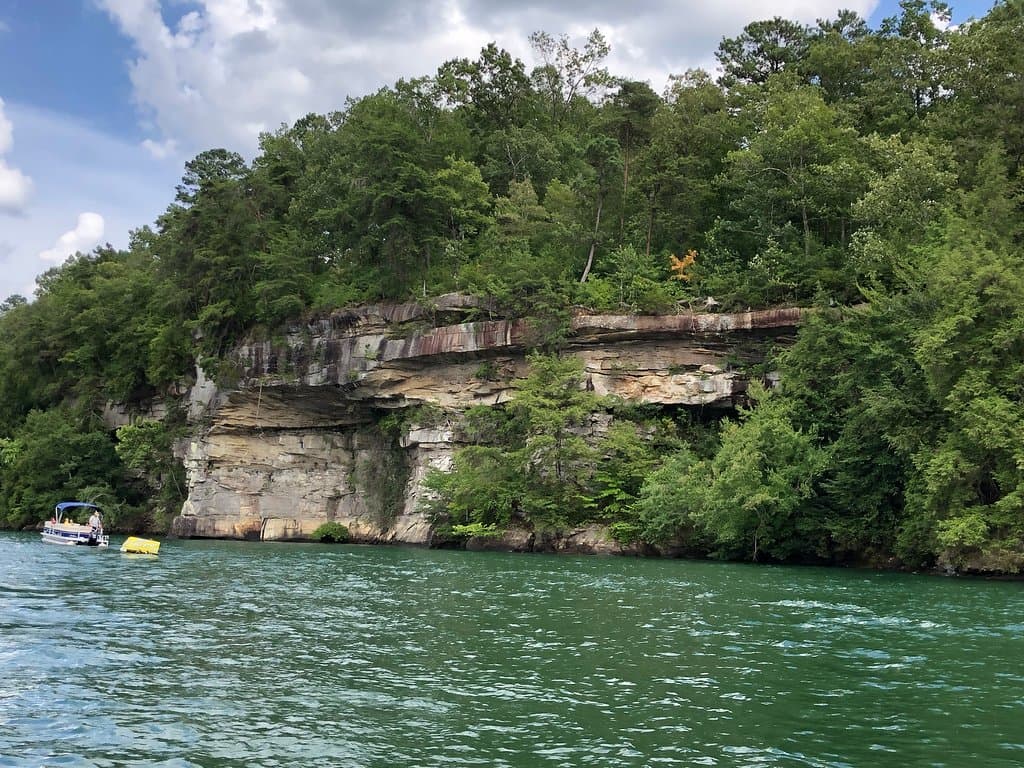 One of many beautiful cliffs around the lake