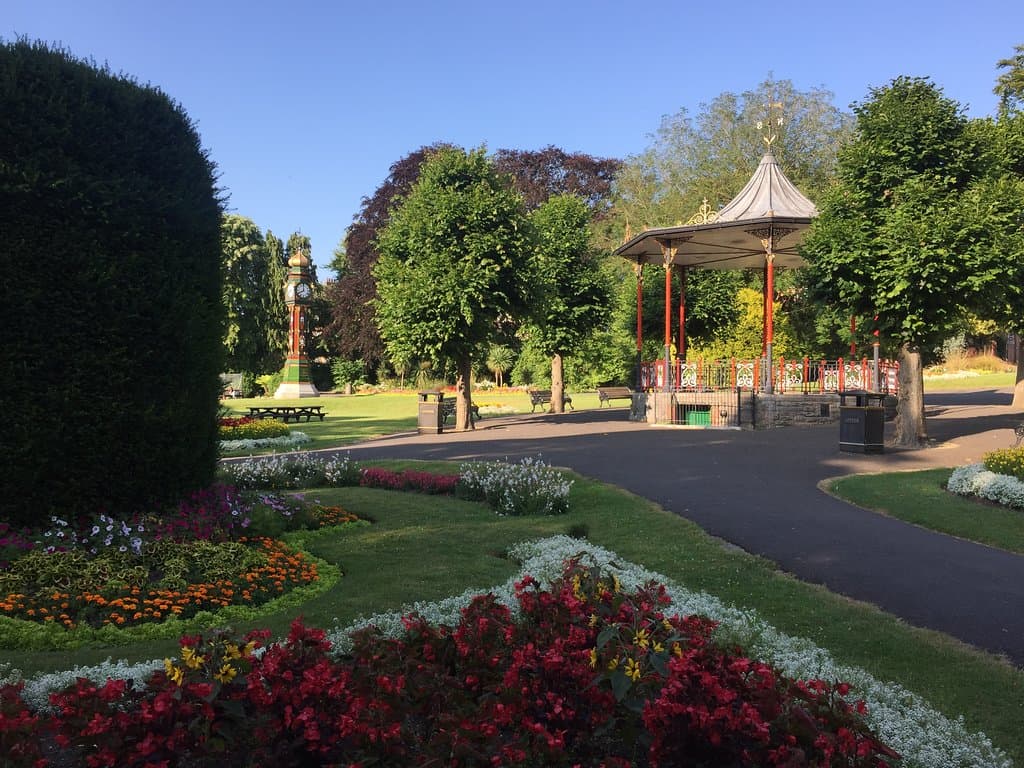The gardens contain a wide range of plants and trees