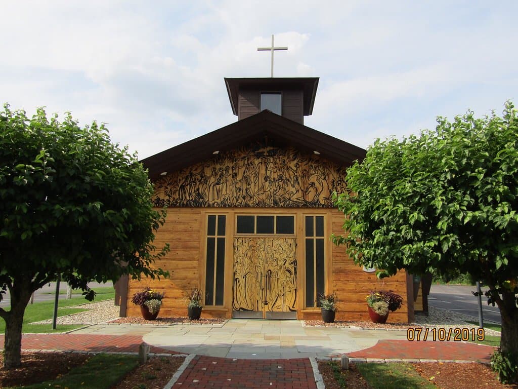 Amazing work of love and dedication! The beauty of this chapel is just incredible!