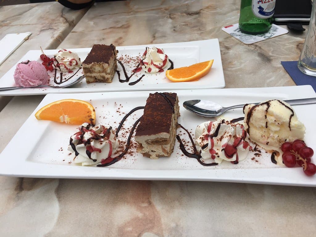 Heerlijk gegeten, prima pizzeria met een eerlijke kaart en zeer betaalbare prijzen. Zeer attente bediening.