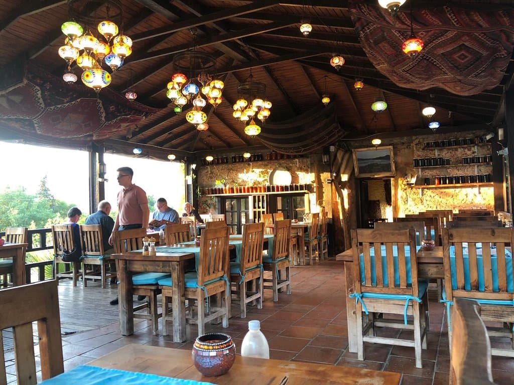 Lebessos Winehouse Restaurant & Kahvaltıcı Mahmut