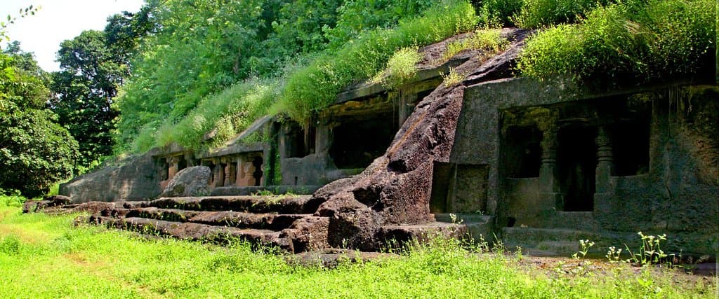 Panhalekaji caves.