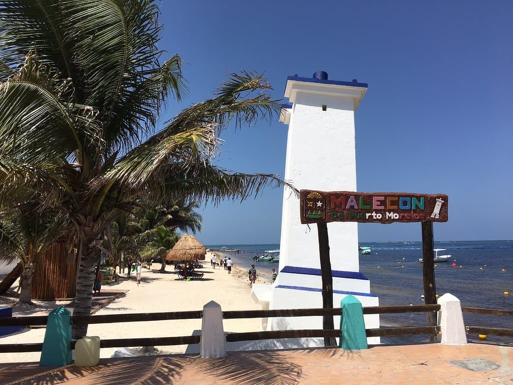 Puerto Morelos Town & Lighthouse