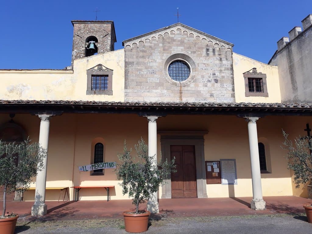 prospettiva frontale della facciata