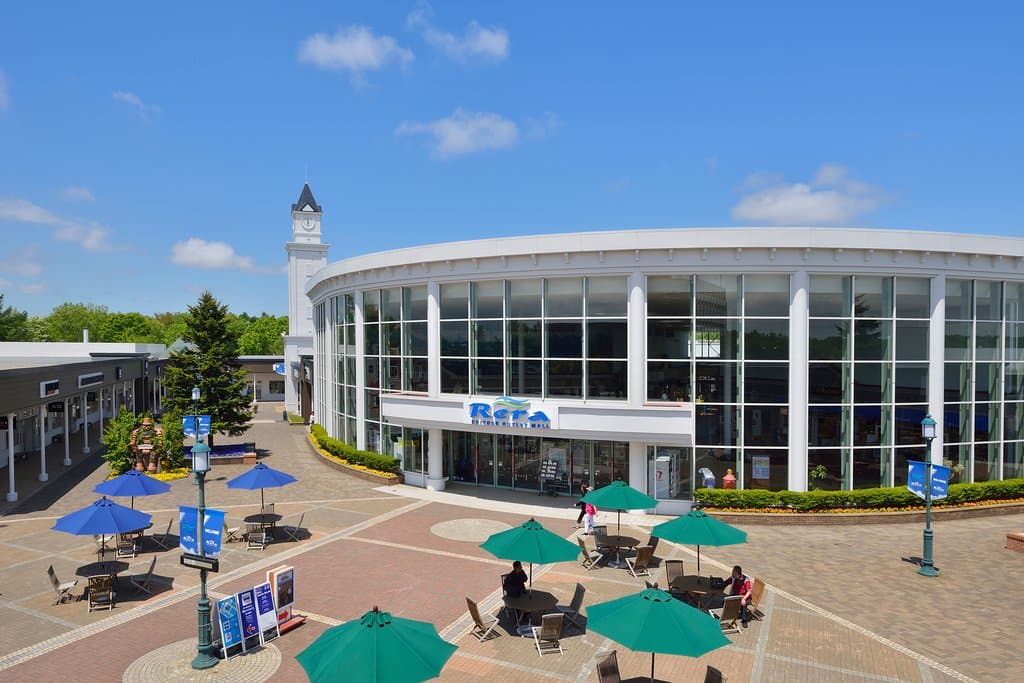 With about 140 shops,restaurants,and cafes.
Rera is Hokkaido's largest-scale outlet mall.