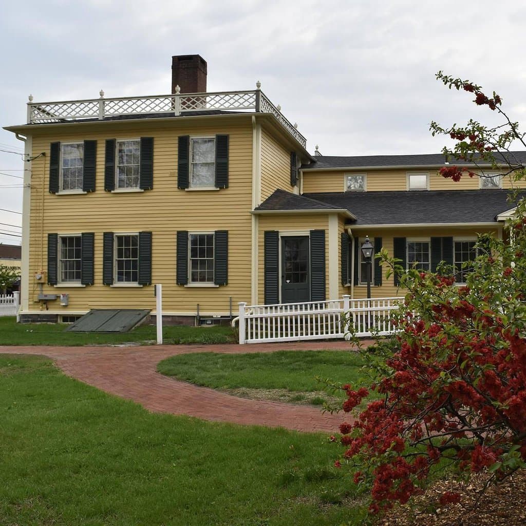 The path leading from the garden at Historic Northampton to the museum