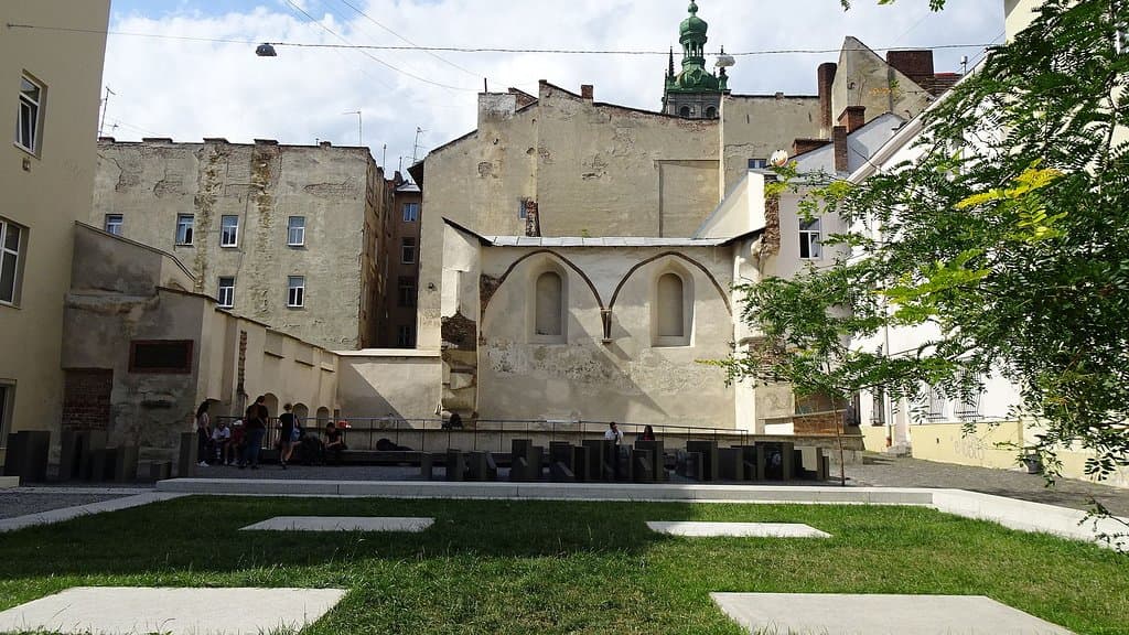 Space of Synagogues